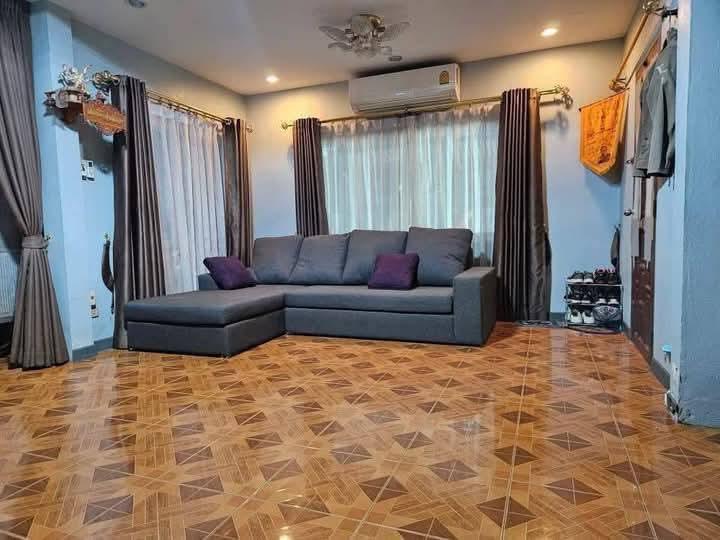 ขายบ้าน ติดถนน. เป็นการขายสิทธิ์เช่าวัด ใกล้เมือง ใกล้ทางด่วน รถเมล์วิ่งผ่านหน้าบ้าน 4
