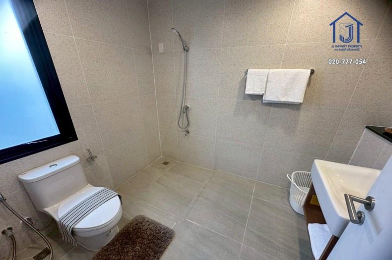 ขายทาวน์โฮม 3.5 ชั้น โครงการBritloft ถนนโชคชัย 4 แยก 28 ใกล้ MRT สถานีโชคชัย 4 พร้อมอยู่ 13