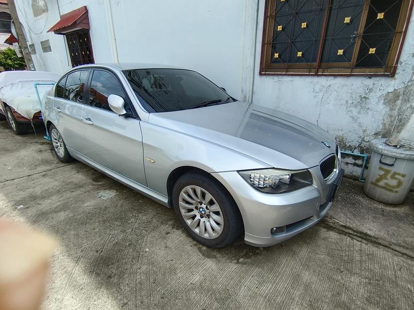 BMW 318i E90 LCI รุ่นท๊อป ปี 2010 แท้ (ใช้น้อยส่วนมากจอด เจ้าของขาย) รถขับดี เครื่อง เกียรเพราะไม่ค่อยได้ขับ เลขไมล์เพียง 106,xxx กม. ๆ