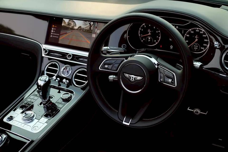 Continental GTC V8 Convertible 9