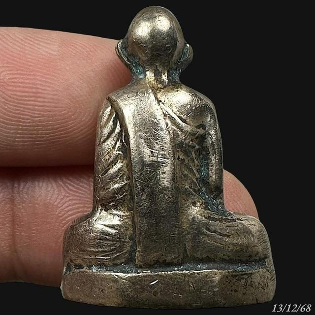 รูปหล่อ หลวงพ่อพรหม วัดช่องแค ก้นระฆัง 2