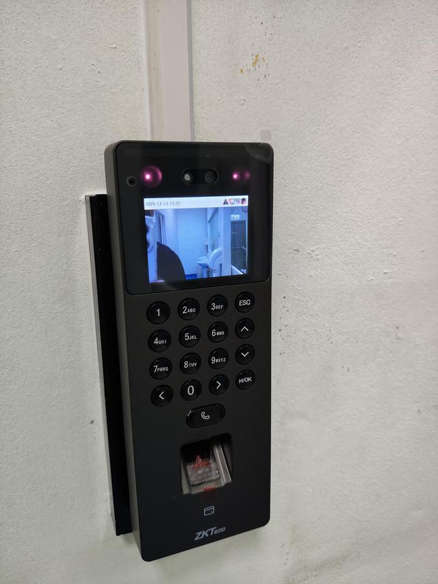 เครื่องสแกนลายนิ้วมือ