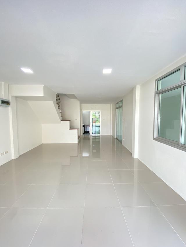 ขาย :ทาวน์เฮาส์ 3 ชั้น, เนื้อที่ 26 ตรว. ซอยรามอินทรา 39 ( ถนนสุขาภิบาล 5 ซอย 5 ) 3