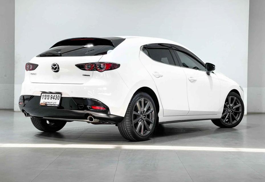 Mazda 3 ปี 2019 สีขาว เกียร์ AT พร้อมส่งต่อ 2