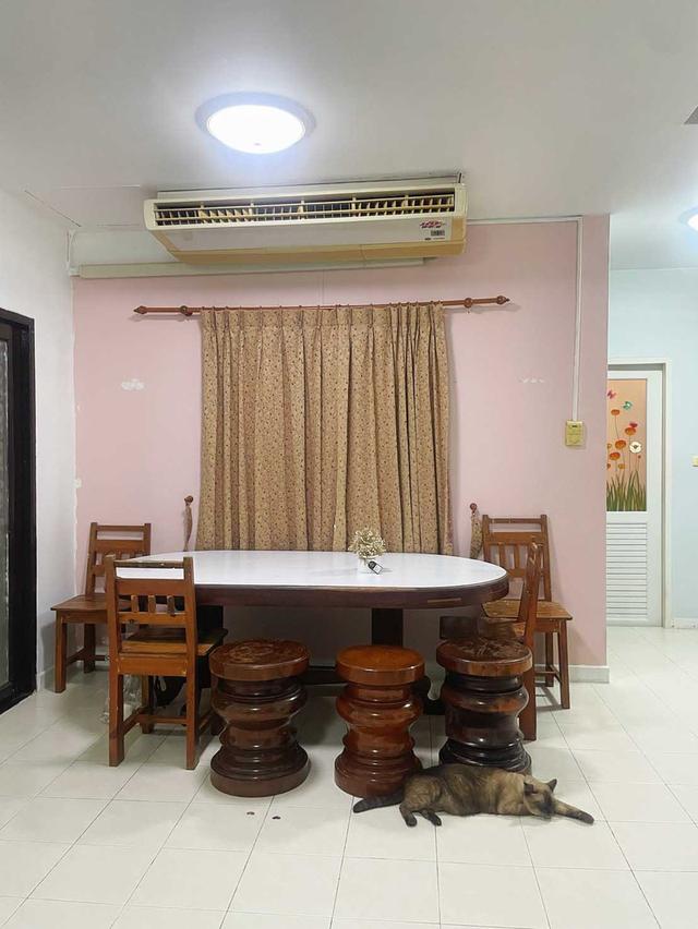 ให้เช่าบ้านหลังใหญ่ พื้นที่เยอะ @หมู่บ้านฟ้าปิยรมย์ คลอง 6 สภาพสวย ต่อเติมเต็ม พื้นที่สวนกว้าง พร้อมเข้าอยู่ได้เลยค่ะ!  พื้นที่: 40ตร.วา บ้านกว้างขวาง 4