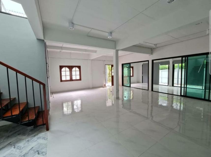 ให้เช่าบ้านรีโนเวทใหม่ สไตล์ฟิวชั่นโมเดิร์น ในซอยโชคชัย 4 (ซอยตัน เงียบสงบ จดทะเบียนบริษัทได้) 3
