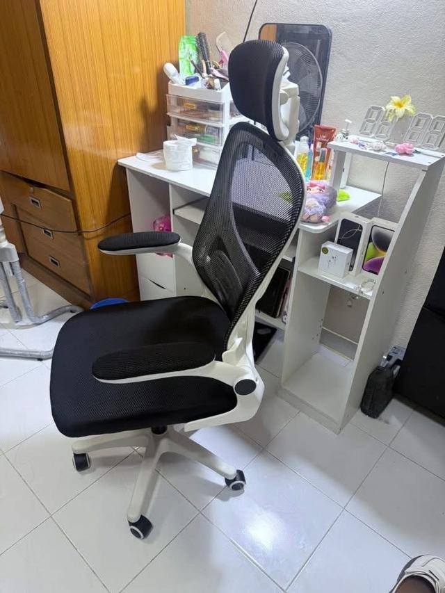 โต๊ะคอม ,เก้าอี้ล้อเลื่อน