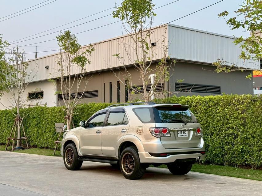 Toyota Fortuner 2.7V auto ปี 2013 โฉมหน้าแชมป์ สีบรอนซ์ทอง เจ้าของดูแลอย่างดี มือเดียว รูปที่ 7
