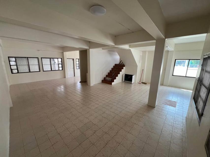 🏡 ให้เช่าทาวน์เฮ้าส์ 2 ชั้น2คูหา ทำเลเศรษฐกิจ ใกล้สนามบิน #เมืองเชียงใหม่ ราคาเพียง 22,000 บาท/เดือน ✨ 清迈市区双联两层联排别墅出租 6 卧室 3 卫生间 – 租金 22,000 泰铢/月 ✨ 4