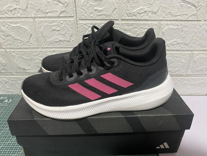 รองเท้า adidas ผู้หญิง