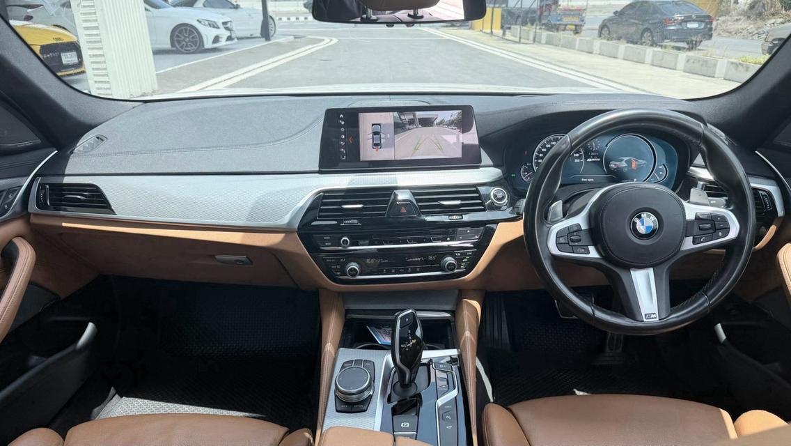 (แจ้งรหัสรถ KPV5461) 2018 จด 23 BMW 530e 2.0 M SPORT รูปที่ 9