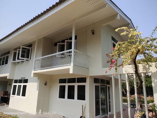 ให้เช่าบ้านเดี่ยวเนื้อที่ 180 ตร.ว. ที่จอดรถ6 คัน เหมาะทำโฮมออฟฟิศ ใกล้ MRTลาดพร้าวเพียง600 เมตร ย่านจตุจักร ซอยลาดพร้าว 1