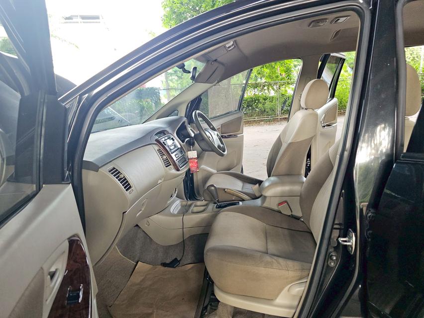 Toyota Innova 2.0G Year 2013 9