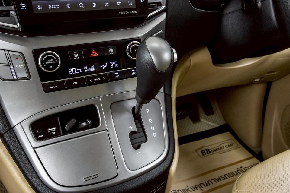 รหัสรถ 3B146 hyundai h1 elite 2020 3