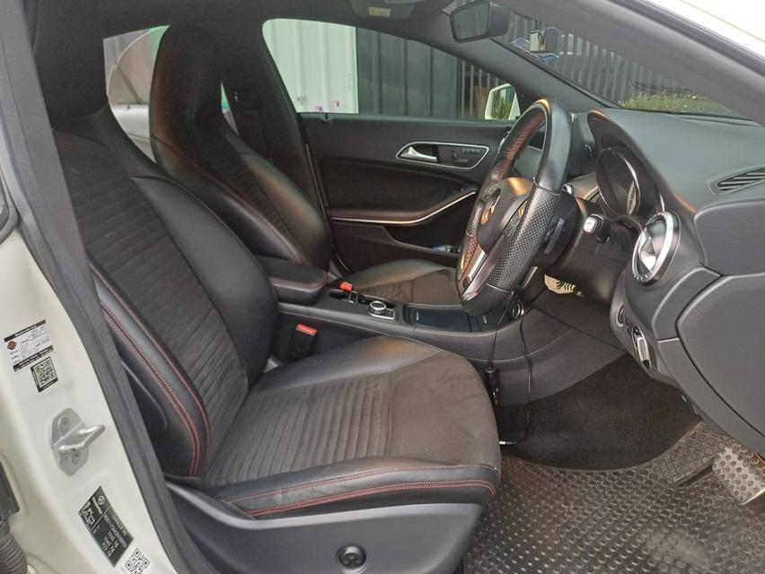 2015 BENZ CLA250 AMG หลังคาแก้ว TOP สุดๆ มือเดียว บุ๊คเซอร์วิสครบ 15