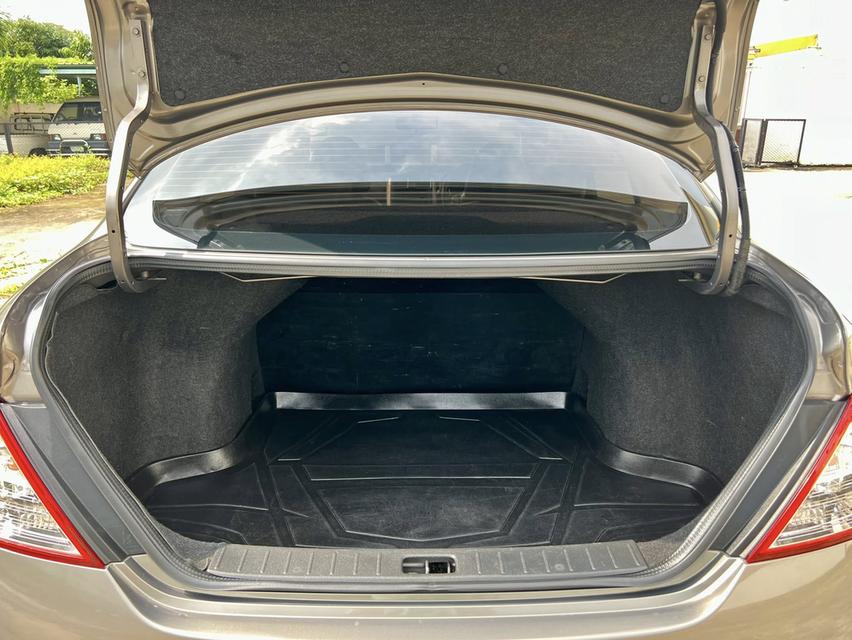 Nissan Almera 1.2V ปี 2012  15