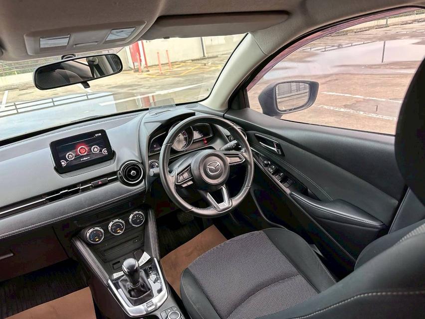รหัสรถ QT9017 Mazda2 Skyactive 1.3 Sport High connect เกียร์ Auto สีดำ ปี2017 11