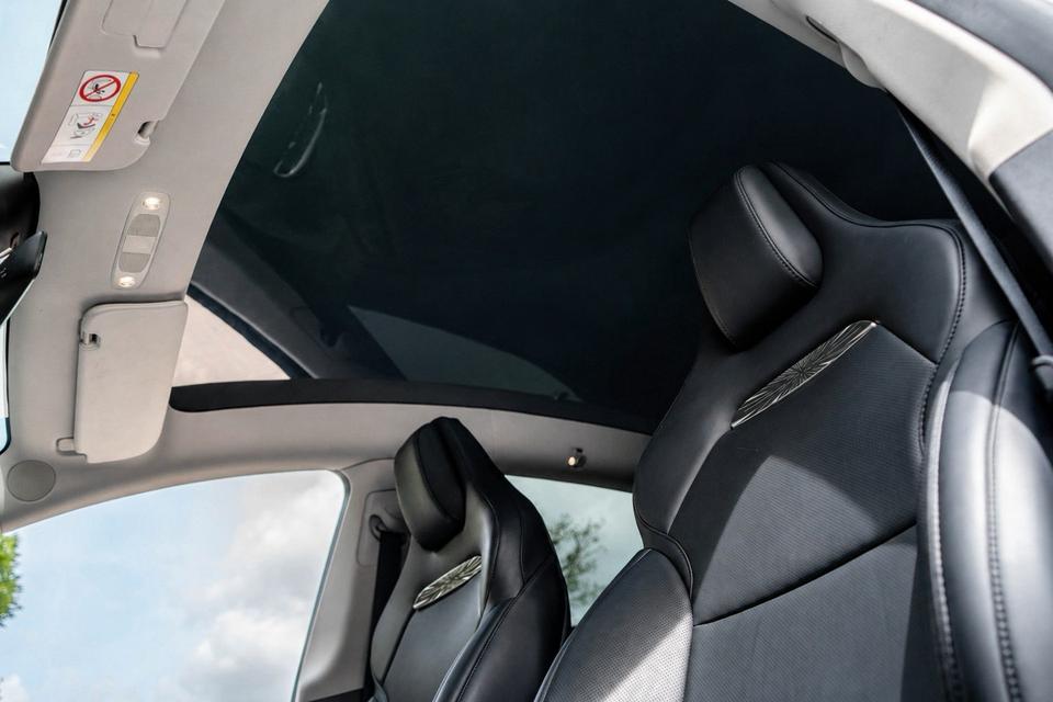 Tesla Model Y Performance AWD 2022 สีน้ำเงิน รูปที่ 17