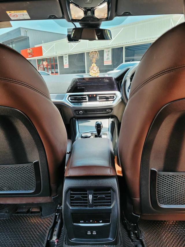 ให้ฟรี เปลี่ยนสัญญาผ่อนต่อ BMW 330E M Sport ปี2022 รูปที่ 4