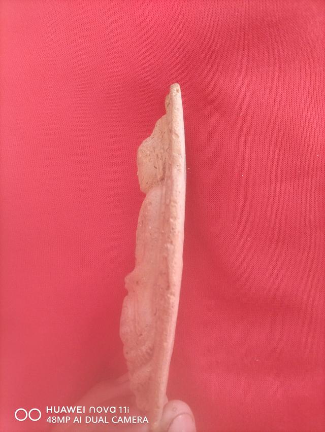 พระกรุกันทรวิชัย พิมพ์ใหญ่ จ.มหาสารคาม เนื้อดินเผาสมัยทวารวดี ***อายุ 1200 -1600 ปี หายากสุดรายละเอียด	พระกรุกันทรวิชัย พิมพ์ใหญ่ รูปที่ 2