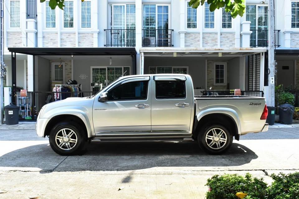 Isuzu D-Max 4 ประตูออโต้ ตัวสูง พร้อมใช้งานยาวยาว  4