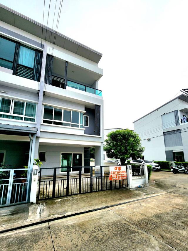 ทาวน์โฮมวัชรพล 3ชั้น หลังมุม หมู่บ้านเดอะริคโค้ ทาวน์ วัชรพล ถนนร่วมมิตรพัฒนา(ใกล้ห้าแยกวัชรพล) 2