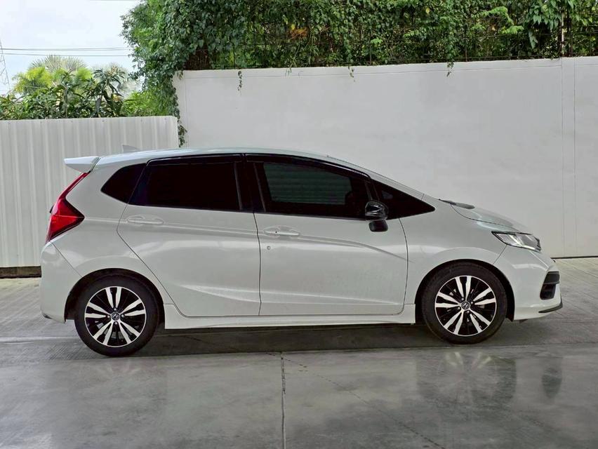 Honda Jazz 1.5RS + ปี 2017 ♨️ #ประกันเครื่องเกียร์3ปี3หมื่นkm♨️ 3