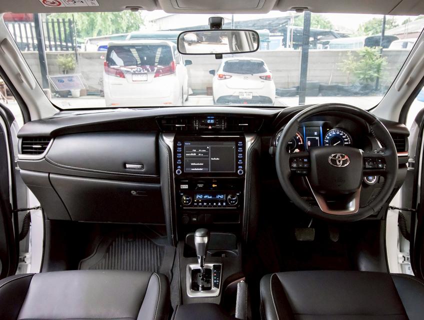 TOYOTA FORTUNER 2.4 Leader G 2WD 2023 7