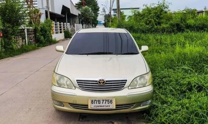 Toyota camry สีเหลืองทองสวยหรู 2