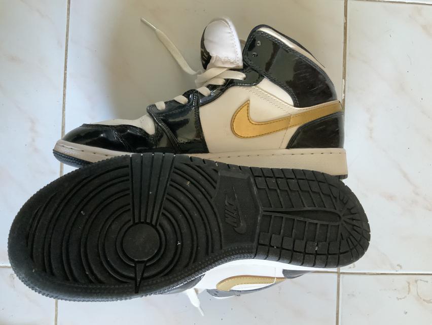 Jordan 1 Mid Patent Black White Gold