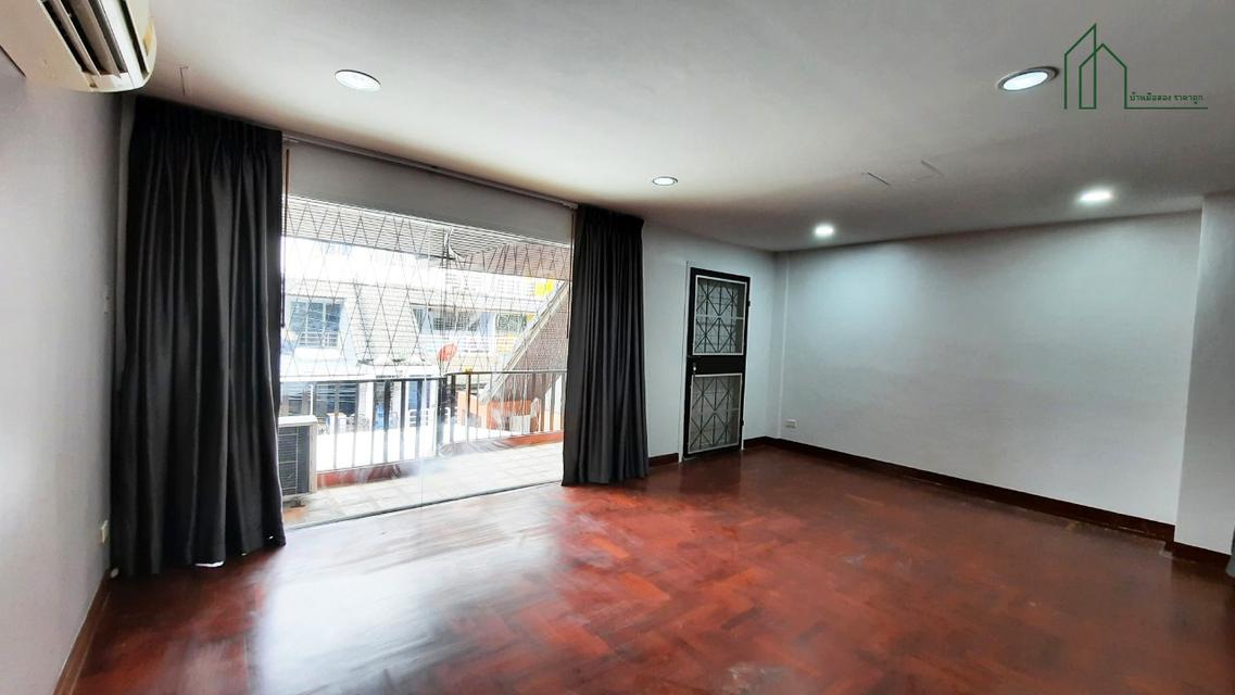 ขายด่วน พร้อมผู้เช่า ทาวน์โฮม 4 ชั้น หมู่บ้านวราธรวิลล์ พัฒนาการ 44 9