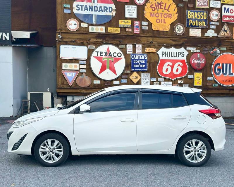 TOYOTA YARIS Ativ 1.2 E Hatchback สีขาว ปี 2019 11