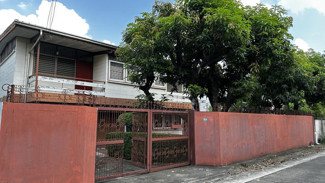 บ้าน​หมู่บ้านเสรี1​บางกะปิ 14
