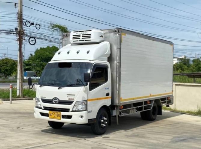 6 ล้อตู้เย็น HINO XZU 150 แรง