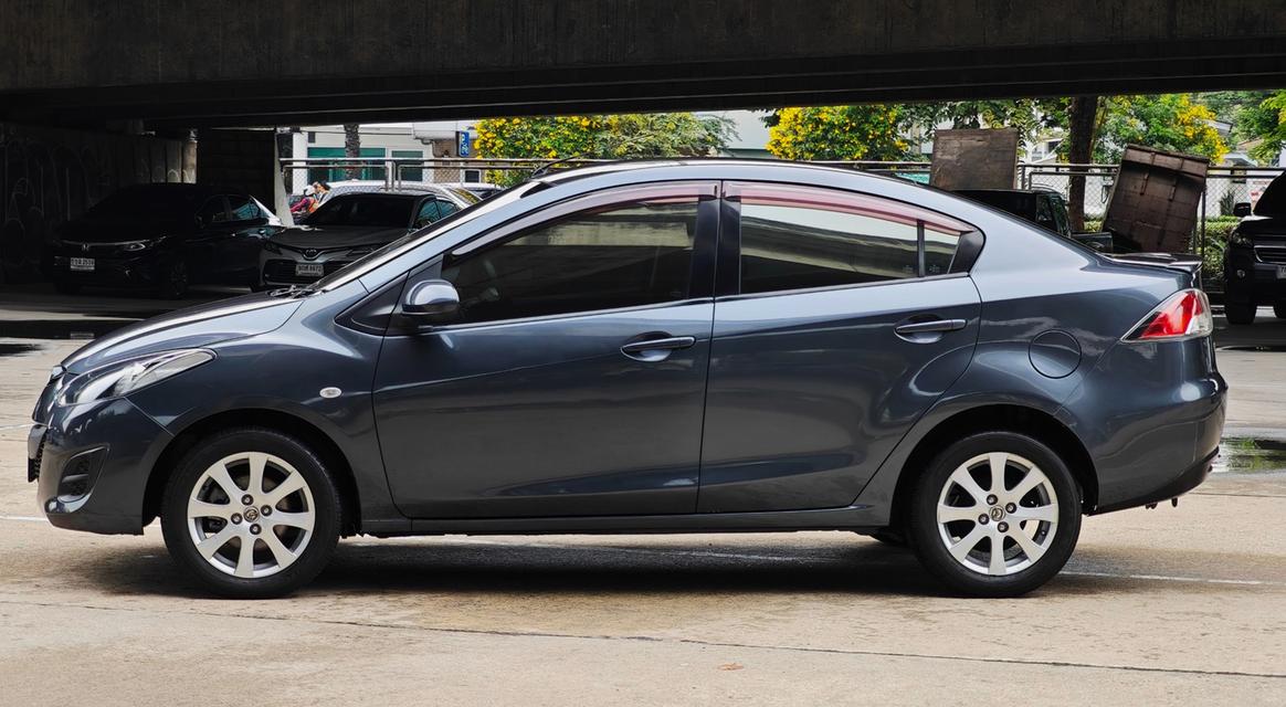 Mazda-2 Sedan auto ปี 2010  3