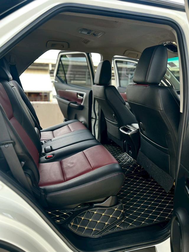 Toyota Fortuner 2.8 trd ปี 2018 11