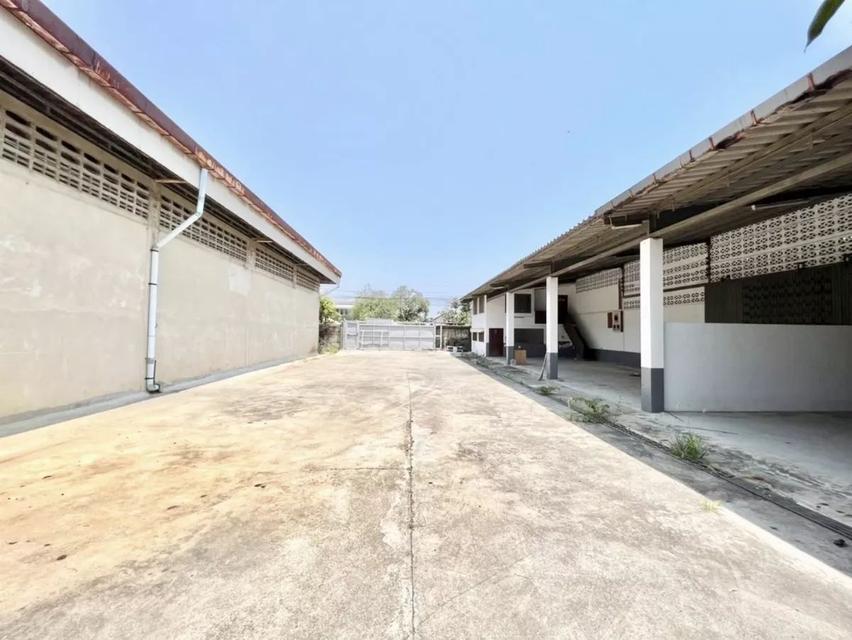ให้เช่าโรงงานพร้อมสำนักงาน ใกล้ถนนสุขุมวิท และ ถนนแพรกษา เมืองสมุทรปราการ BRE25372
