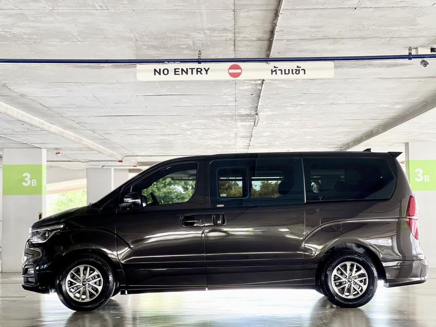 Hyundai H1 Deluxe ปี 2019  สภาพสวยบางเดิม 3