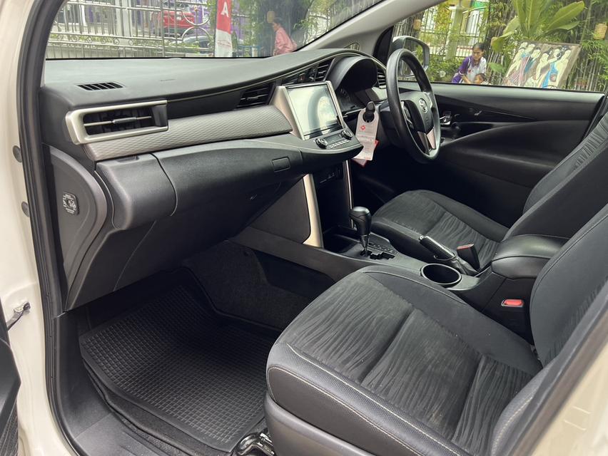 Toyota INNOVA 2.8 Crysta #0818061242 11