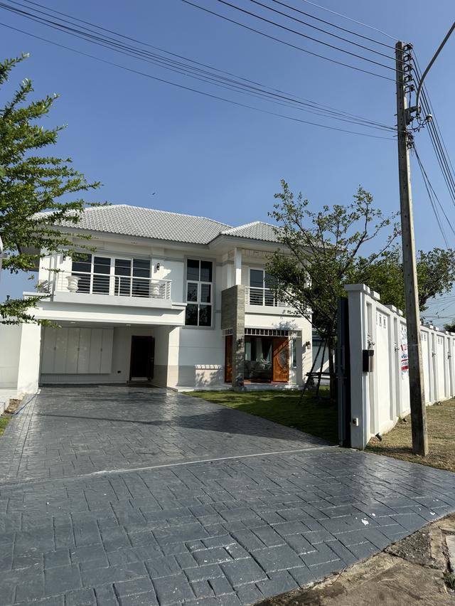 บ้านเดี่ยวหรูหลังมุม มีสระว่ายน้ำส่วนตัว พร้อมสวนหย่อม ใกล้ฟิวเจอร์10นาที 2