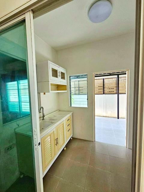 ให้เช่า-ขายบ้านเดี่ยว 2 ชั้น ร่มรื่น รร.นานาชาติสยาม 1.9 กม. เหมาะกับพักอาศัย ตลาดพระยาสมาน 1.9 กม. หาของกินง่าย เดินทาง 7