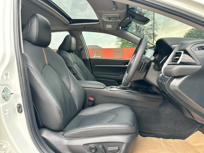 รหัสรถ PAT9221 Toyota Camry 2.5HEV Premium สีขาวมุก ปี 2022 10