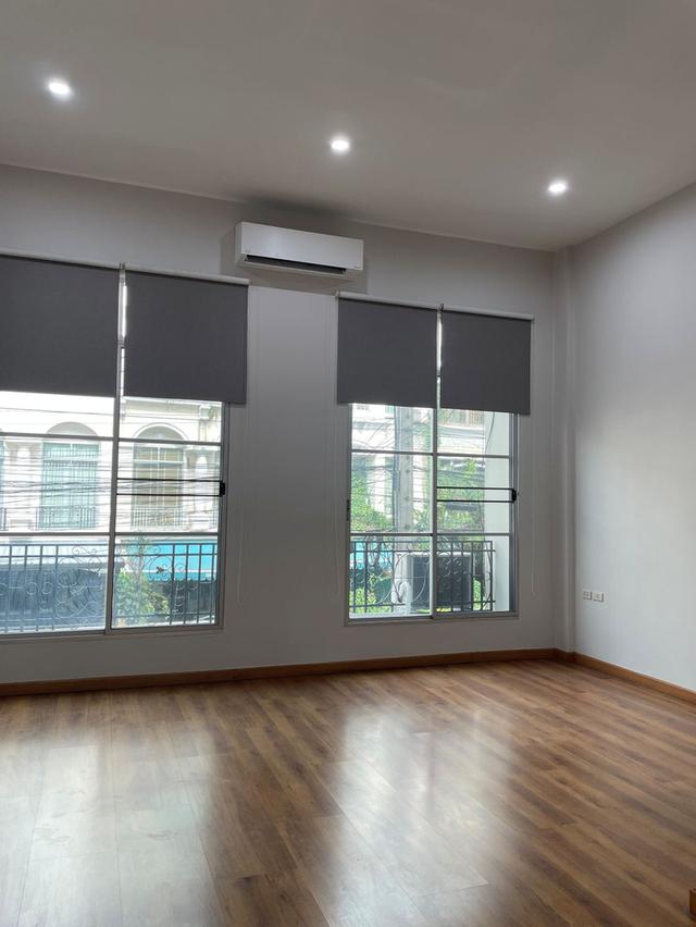 ให้เช่า บ้านกลางเมืองรัชดา-ลาดพร้าว โฮมออฟฟิศ 4 ชั้น ใกล้MRTลาดพร้าว ลาดพร้าว23 รีโนเวทใหม่ 3