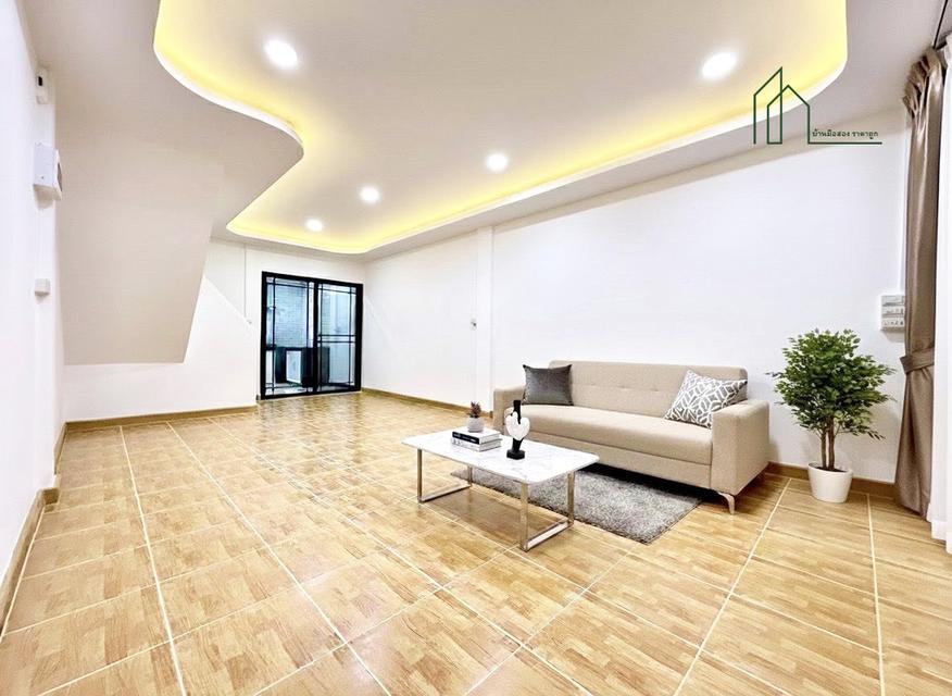 ทาวน์เฮ้าส์ 2 ชั้น แต่งใหม่พร้อมอยู่ ซอยจรัญ 37 ใกล้ห้างแม็คโครจรัญ บางกอกน้อย 4