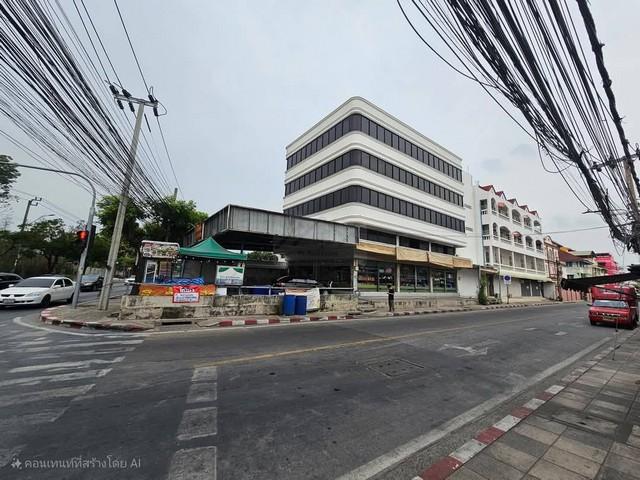 ให้เช่าอาคารสำนักงาน 4 ชั้น 800 ตรม. สามารถพักอาศัยได้ ทำธุรกิจได้ ติดถนน ติดเซเว่น ติด Big C ตรงข้ามสวนหลวง ร.9 6