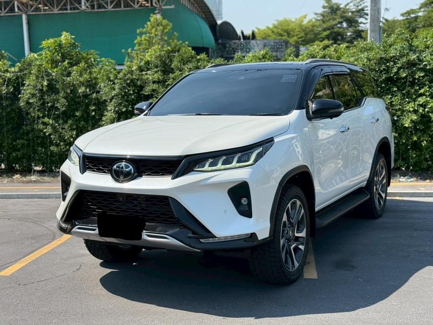 2021 Toyota Fortuner 2.8 ขับสี่ รูปย่อยที่ 4