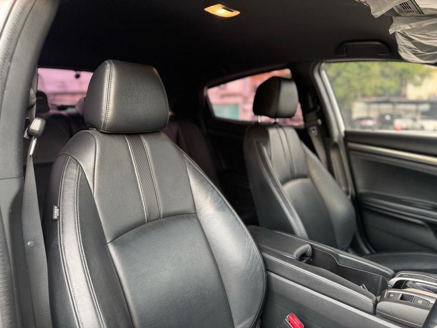 HONDA CIVIC FK 1.5 TURBO สีขาว ปี 2017 เกียรออโต้ รูปที่ 12