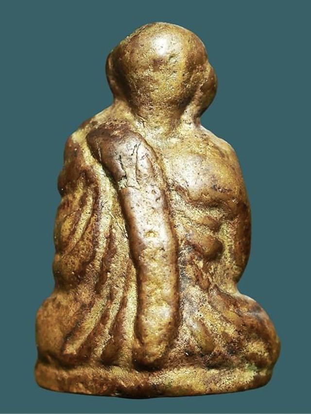 รูปหล่อรุ่นแรก หลวงพ่อยอด วัดหนองปลาหมอ จ.สระบุรี ปี 2487....เก่า สุดๆๆ รูปที่ 2