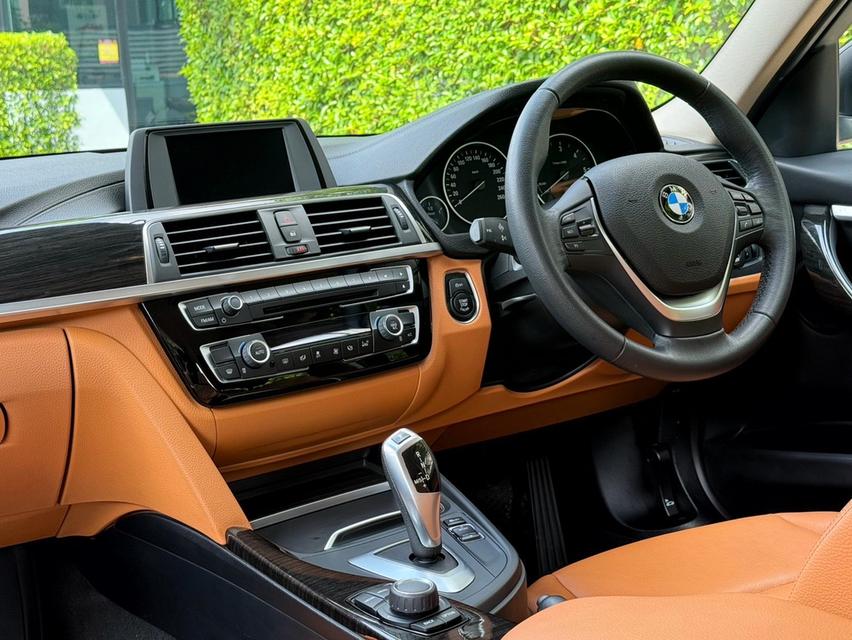 2019 BMW 320D F30 LCI รถมือเดียวออกป้ายแดง รถวิ่งน้อย เข้าศูนย์ทุกระยะ รถไม่เคยมีอุบัติเหตุครับ 12