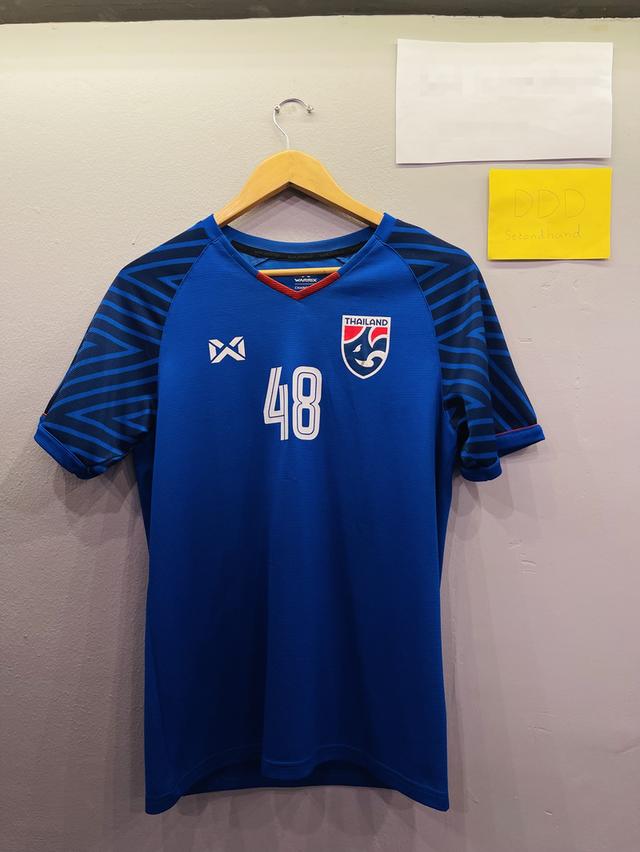 เสื้อบอล ทีมชาติไทย ปี 2018 รุ่นพิเศษ BNK48 ของแท้ Size M 19x27 ส่งฟรี รูปที่ 2